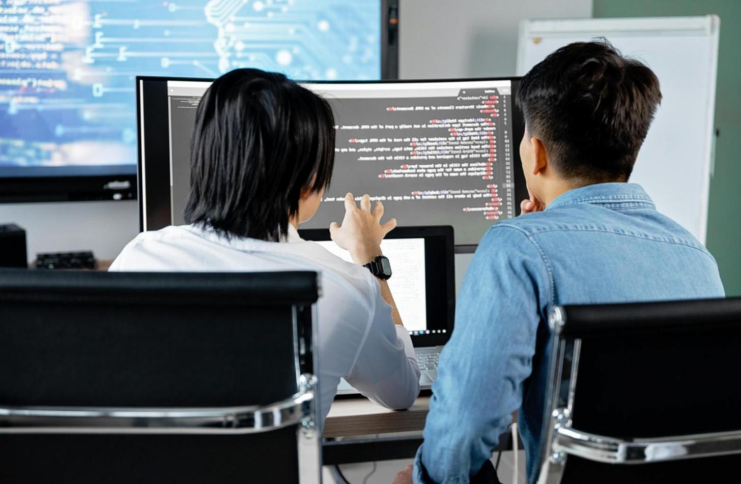 Ravonilek certified chatbot deployment specialists at work